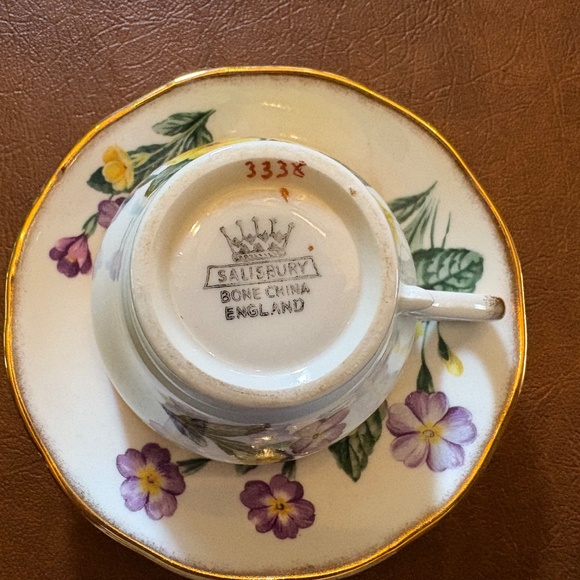 Bone China Teacups and Saucers - Made in England - Picture 10 of 14